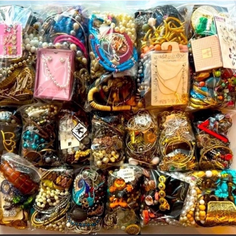 3 LB Mixed Metals Jewelry Lot • Vintage + Modern • Wearable + Repair • Reseller - Picture 6 of 11